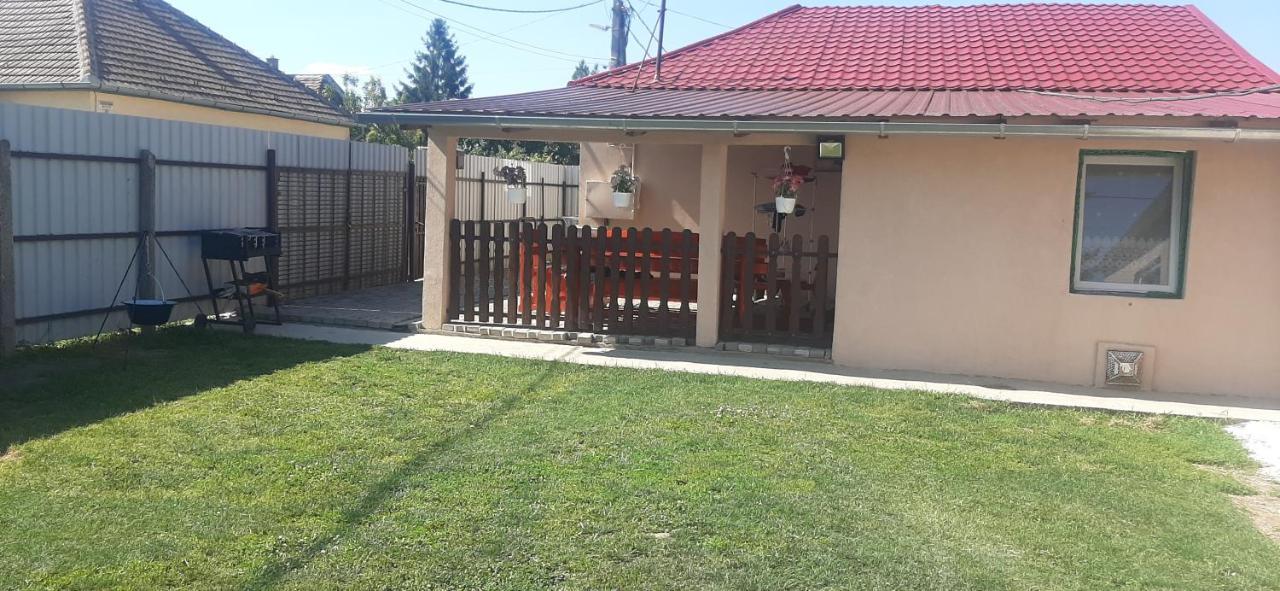 Viktoria Vendeghaz Apartment Miskolc Exterior photo